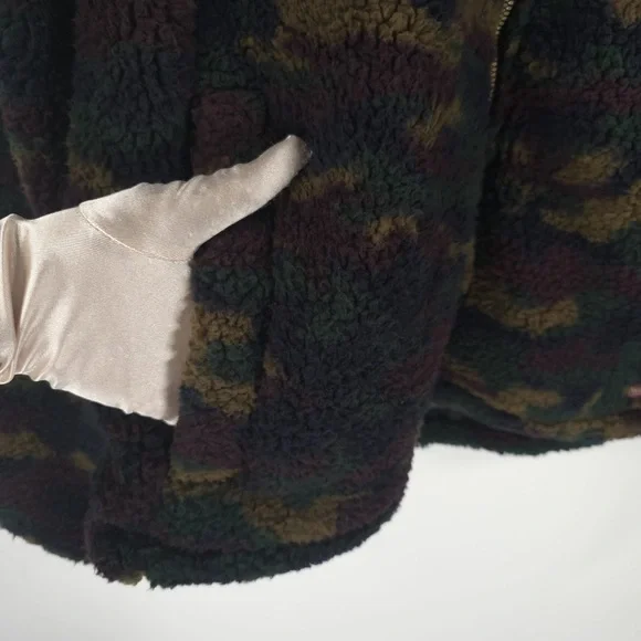 NWT AVALANCHE Outdoor Soft Relaxed FullZip Teddy Camo Fleece Jacket CA851 MEDIUM - Picture 6 of 13